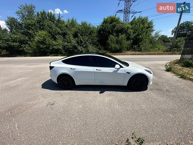 Седан Tesla Model 3 2022 в Днепре