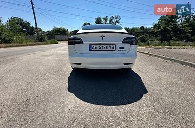 Седан Tesla Model 3 2022 в Днепре