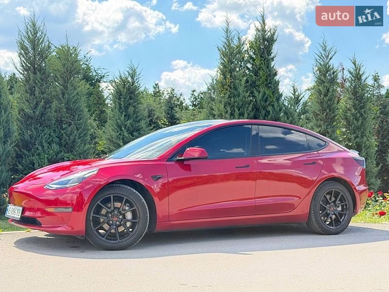 Седан Tesla Model 3 2022 в Киеве
