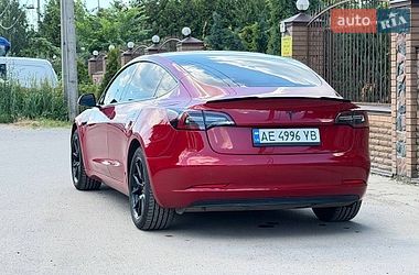 Седан Tesla Model 3 2022 в Киеве