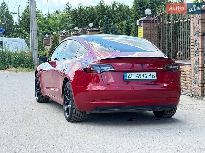 Седан Tesla Model 3 2022 в Киеве