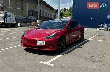 Седан Tesla Model 3 2019 в Обухові