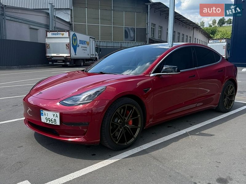 Седан Tesla Model 3 2019 в Обухові