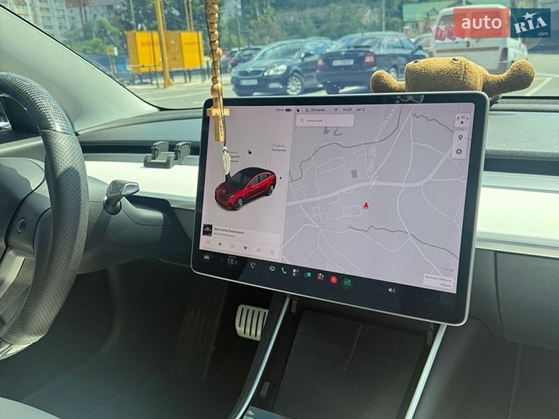 Седан Tesla Model 3 2019 в Обухові
