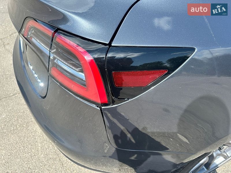 Седан Tesla Model 3 2018 в Николаеве
