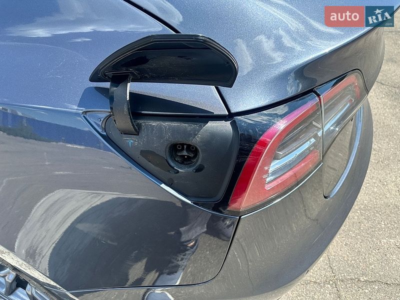 Седан Tesla Model 3 2018 в Николаеве
