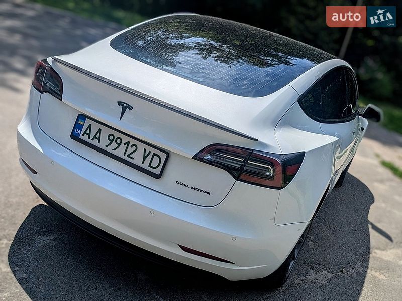 Седан Tesla Model 3 2020 в Киеве
