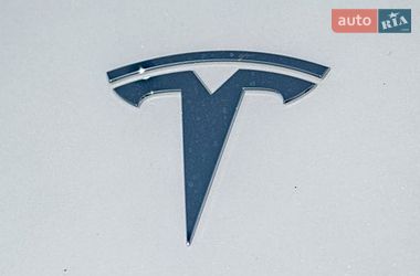 Седан Tesla Model 3 2020 в Киеве