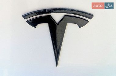 Седан Tesla Model 3 2020 в Киеве