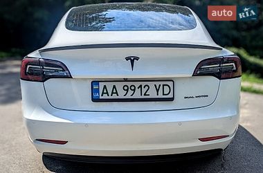 Седан Tesla Model 3 2020 в Киеве