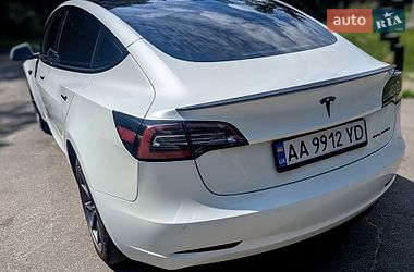 Седан Tesla Model 3 2020 в Киеве