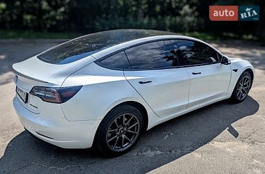 Седан Tesla Model 3 2020 в Киеве