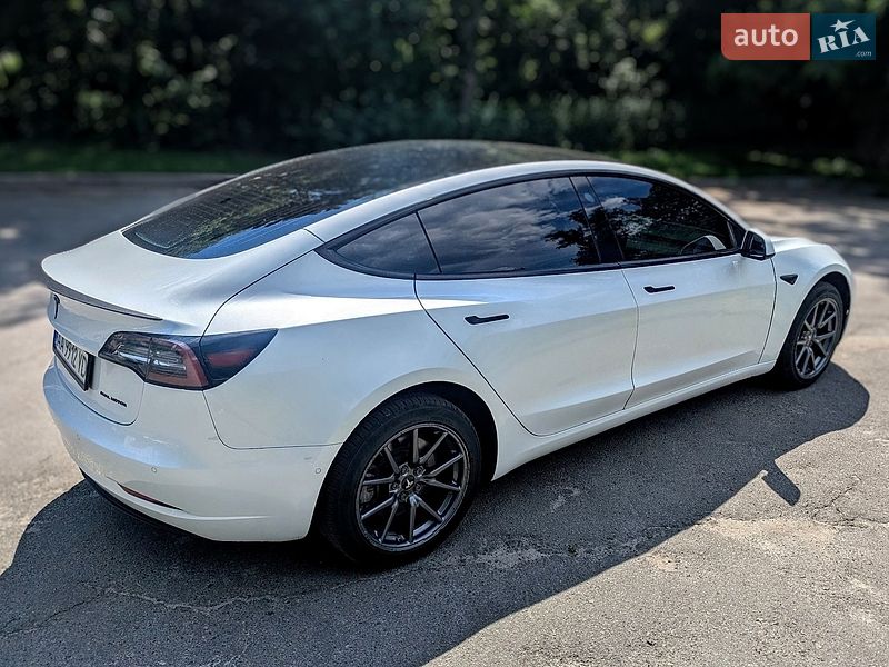 Седан Tesla Model 3 2020 в Киеве