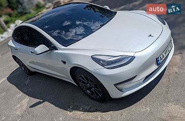 Седан Tesla Model 3 2020 в Киеве