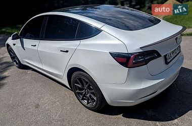 Седан Tesla Model 3 2020 в Киеве
