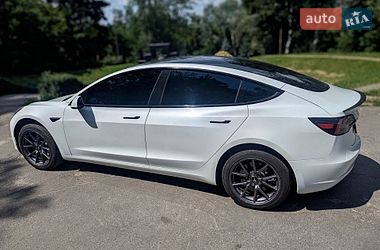 Седан Tesla Model 3 2020 в Киеве