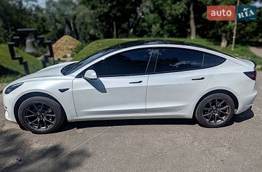 Седан Tesla Model 3 2020 в Киеве