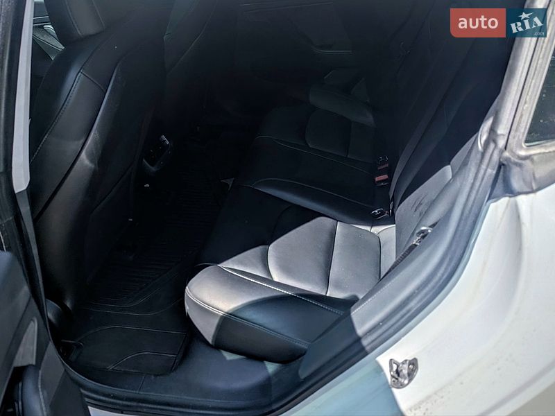 Седан Tesla Model 3 2020 в Киеве