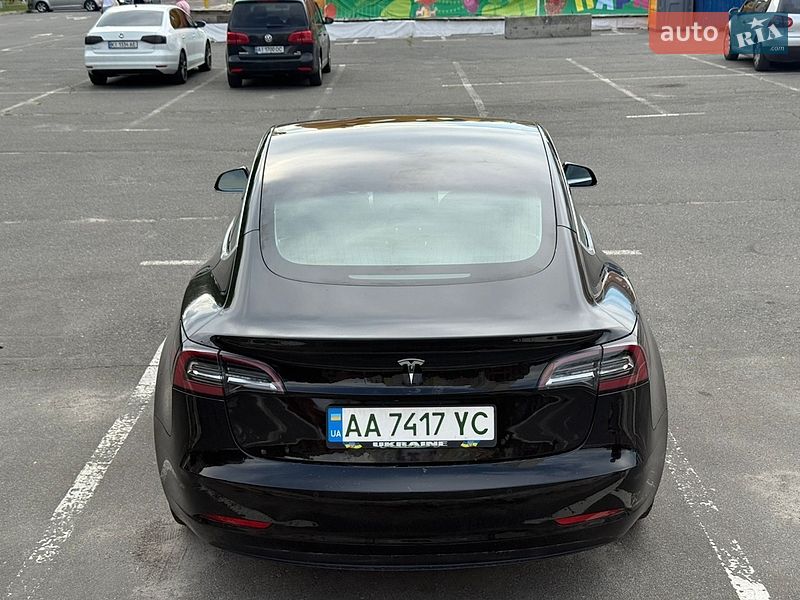 Седан Tesla Model 3 2020 в Броварах