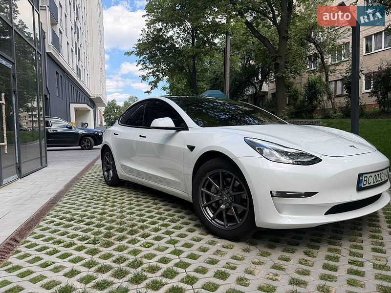 Tesla Model 3 2021