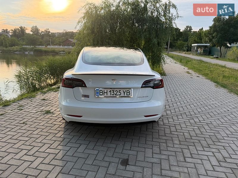 Седан Tesla Model 3 2020 в Одесі