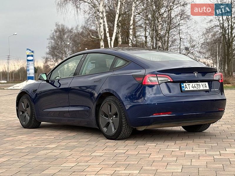 Седан Tesla Model 3 2022 в Ивано-Франковске