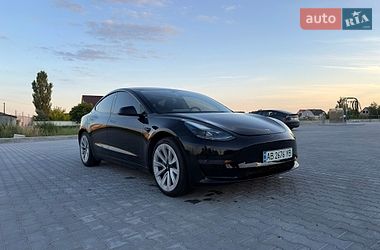 Седан Tesla Model 3 2022 в Виннице