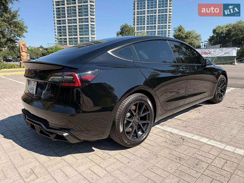 Седан Tesla Model 3 2021 в Днепре