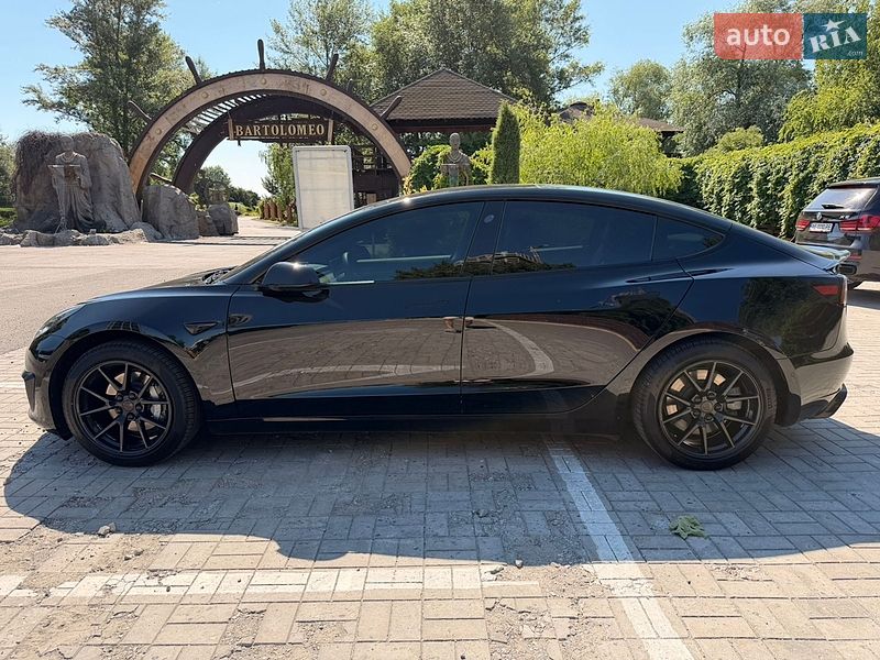 Седан Tesla Model 3 2021 в Днепре