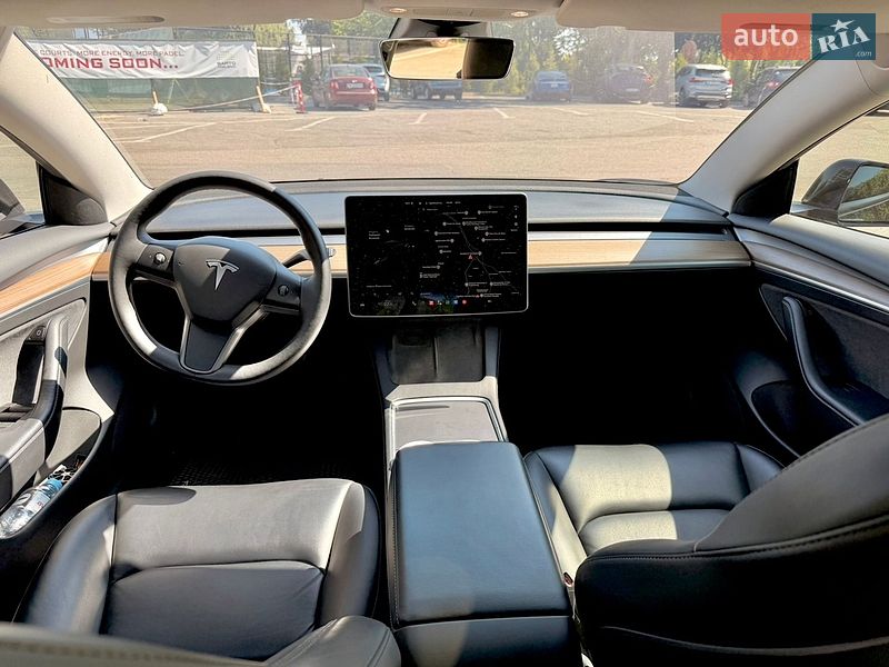 Седан Tesla Model 3 2021 в Днепре