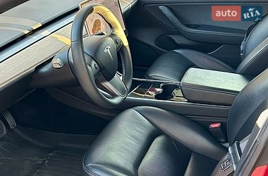 Седан Tesla Model 3 2019 в Коростишеві