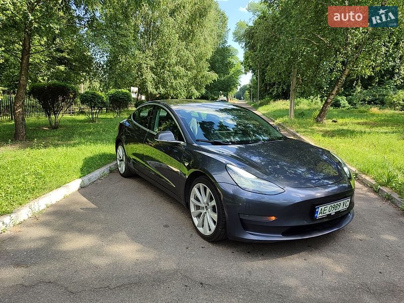 Tesla Model 3 2019