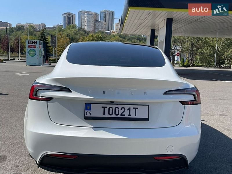Седан Tesla Model 3 2024 в Днепре