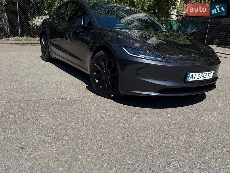 Седан Tesla Model 3 2024 в Білій Церкві