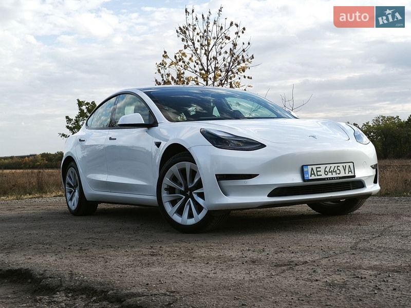 Tesla Model 3 2022
