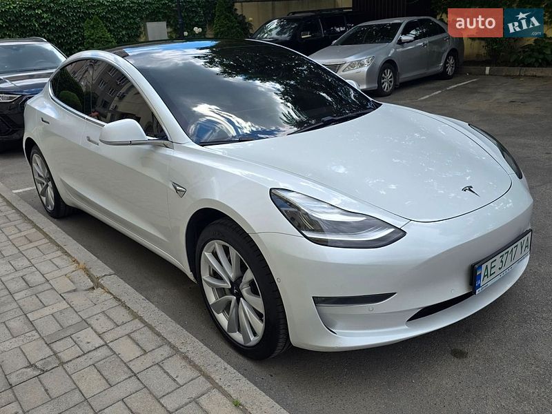 Седан Tesla Model 3 2019 в Днепре