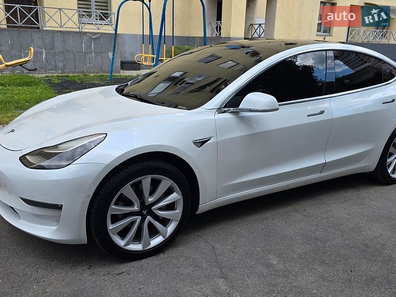Tesla Model 3 2019