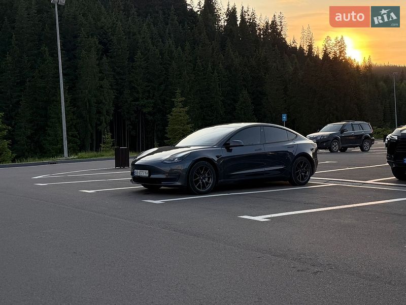 Tesla Model 3 2021