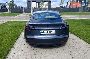 Седан Tesla Model 3 2018 в Києві