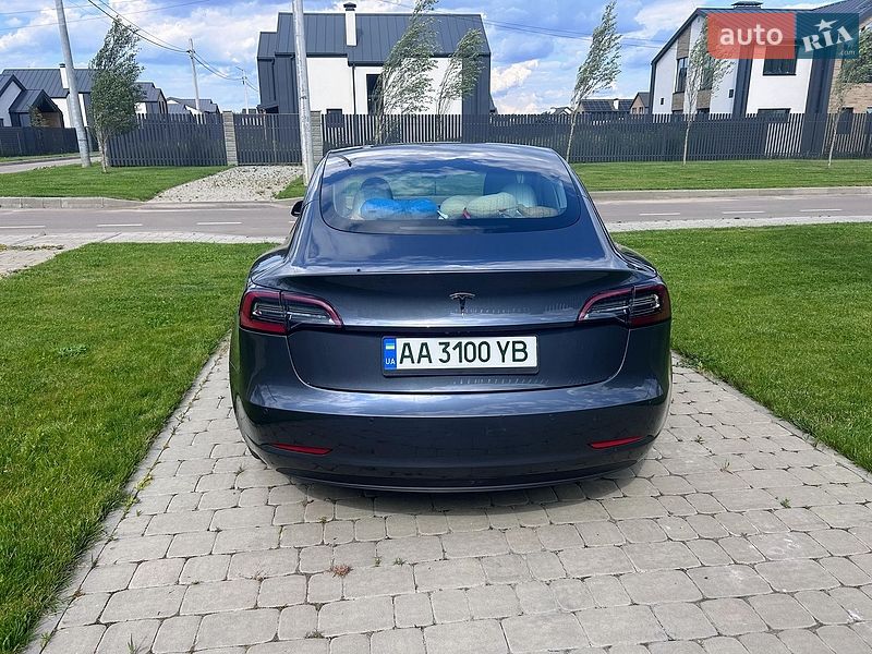 Седан Tesla Model 3 2018 в Києві