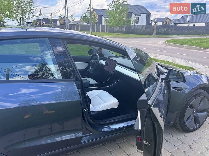 Седан Tesla Model 3 2018 в Києві