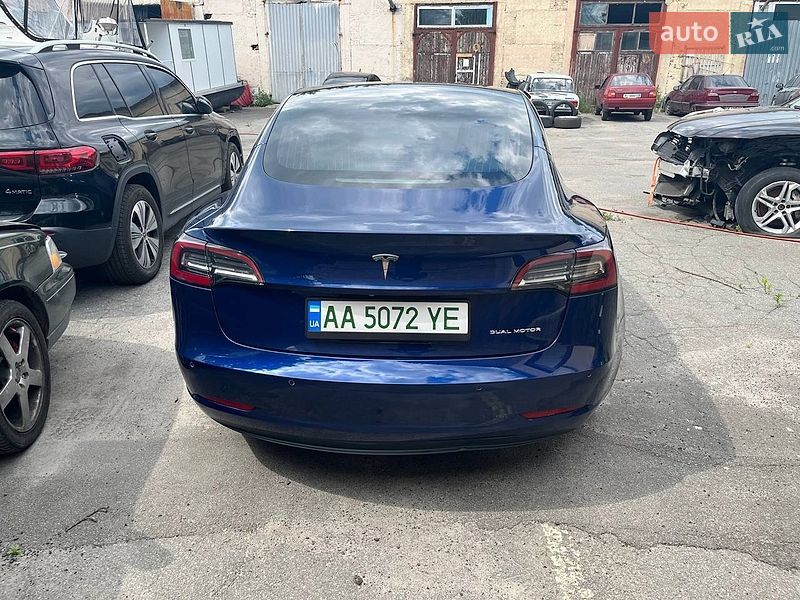 Седан Tesla Model 3 2019 в Києві