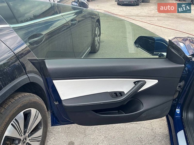 Седан Tesla Model 3 2019 в Києві
