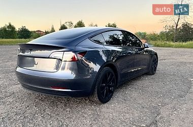 Седан Tesla Model 3 2021 в Ужгороде