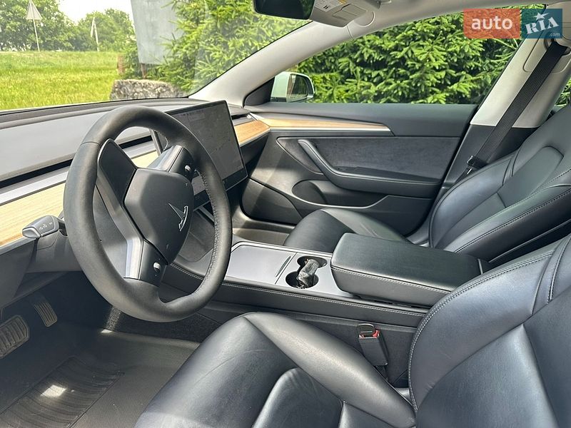 Седан Tesla Model 3 2021 в Старокостянтинові