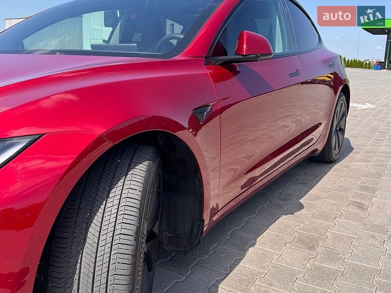Седан Tesla Model 3 2024 в Гайсине