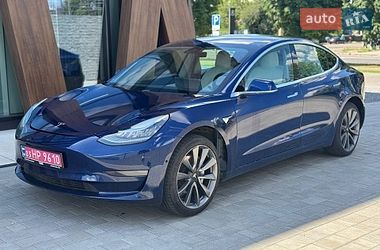 Седан Tesla Model 3 2019 в Луцке