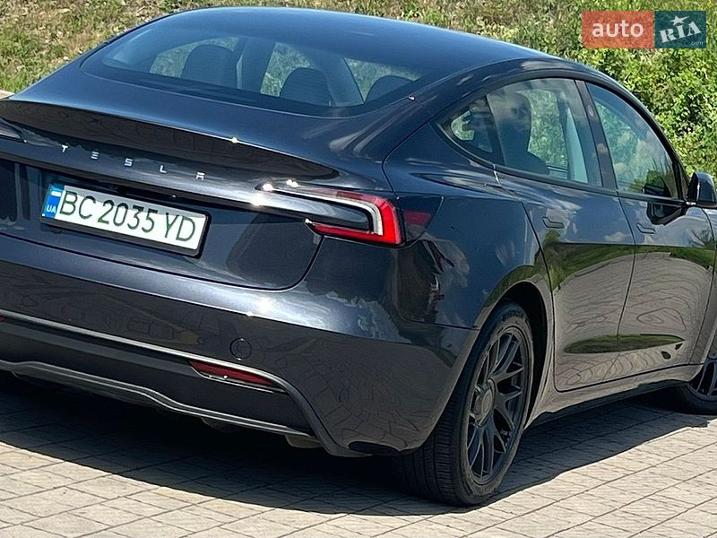 Седан Tesla Model 3 2024 в Стрые