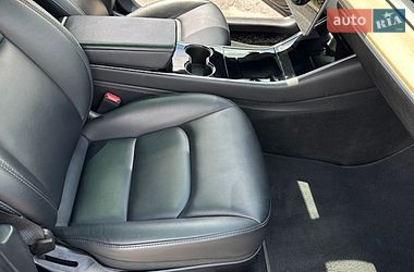 Седан Tesla Model 3 2019 в Днепре