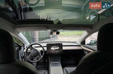 Седан Tesla Model 3 2023 в Калуше
